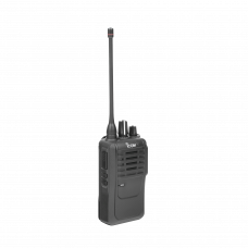 Radio portátil analógico UHF en rango de frecuencia de 400-470 MHz, 5 W de potencia de RF, 16 canales. Incluye: batería, cargador, antena, tapa de accesorios y clip.