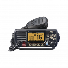 Radio móvil marino ICOM, color negro, Tx: 156.025 - 157.425 MHz, Rx: 156.050 - 163.275 MHz, GPS interconstruido, 25W de potencia, sumergible IPX7 incluye micrófono y cable de alimentación